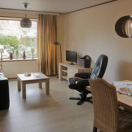 Charming Holiday In With Garden הושורסט